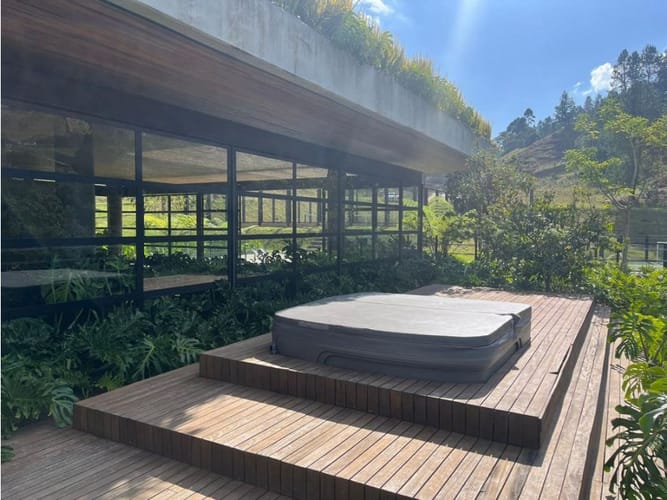 Lote en venta en Escobero, Envigado, 2136 m² · foto 3 de 8