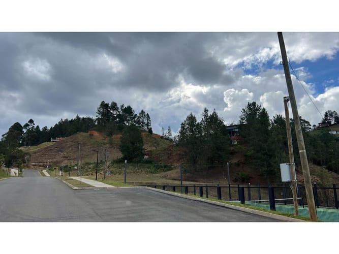 Lote en venta en Escobero, Envigado, 2136 m² · foto 8 de 8
