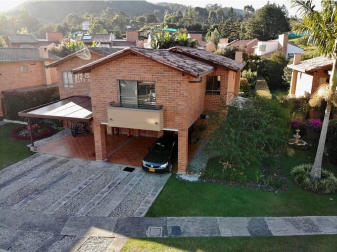 Casa de 3 alcobas en arriendo en El Retiro, 225 m² · foto 2 de 18