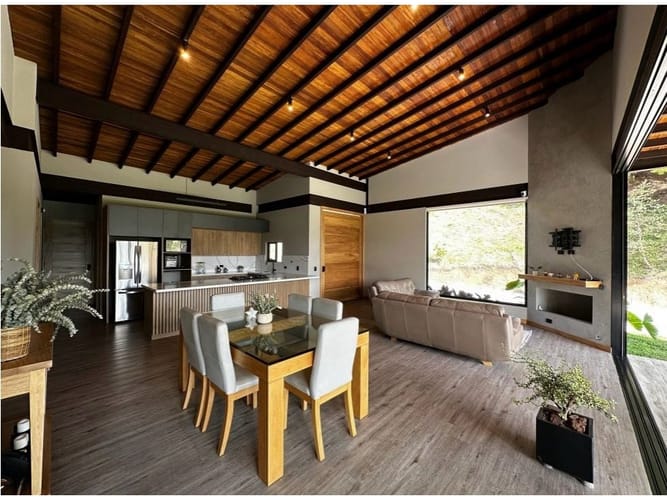 Casa de 3 alcobas en arriendo en El Retiro, 255 m² · foto 8 de 24