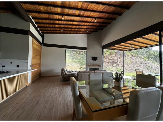 Casa de 3 alcobas en arriendo en El Retiro, 255 m² · foto 10 de 24