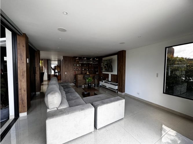 Casa de 5 alcobas en venta en Las Palmas, Medellín, 420 m² · foto 6 de 24