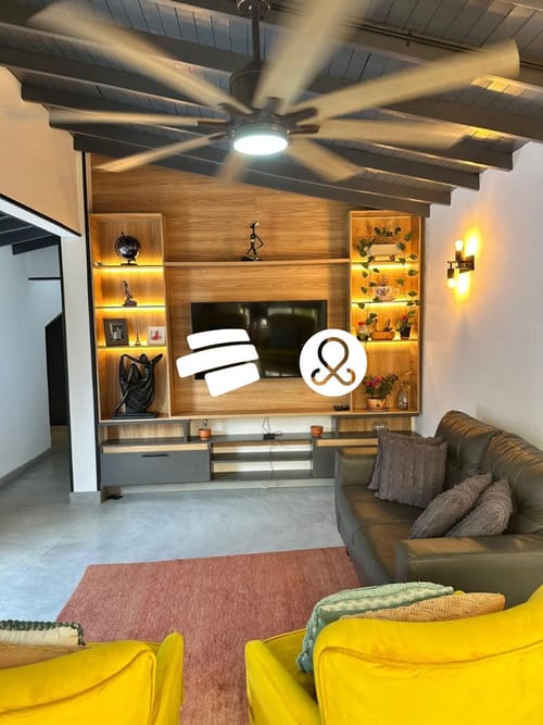 Casa de 4 alcobas en venta en Cristobal, Medellín, 205 m² · foto 2 de 24