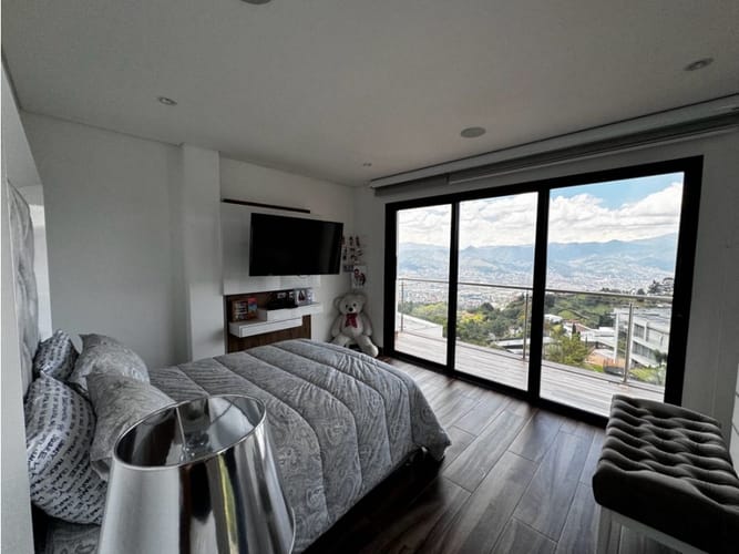 Casa de 5 alcobas en venta en Las Palmas, Medellín, 420 m² · foto 9 de 24