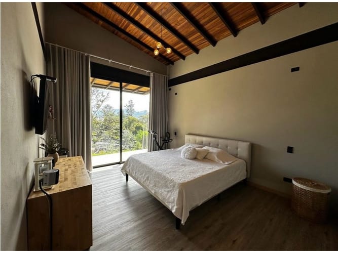 Casa de 3 alcobas en arriendo en El Retiro, 255 m² · foto 17 de 24