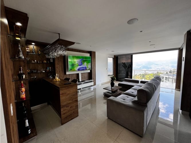 Casa de 5 alcobas en venta en Las Palmas, Medellín, 420 m² · foto 14 de 24