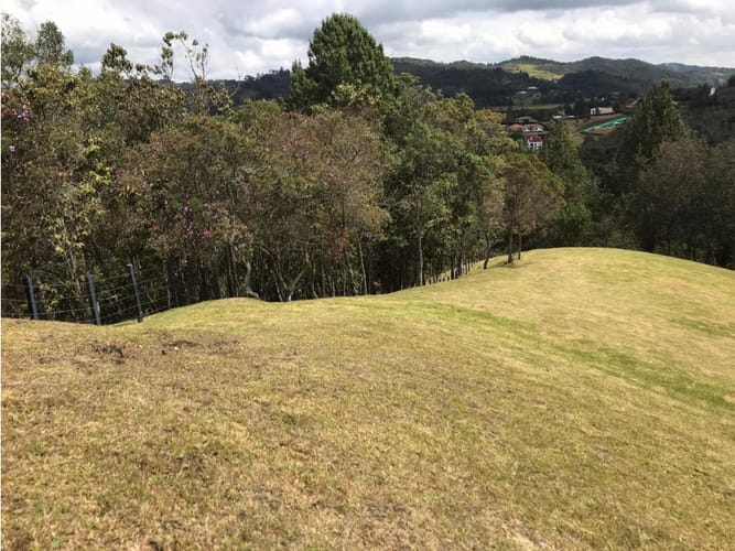 Lote en venta en Las Palmas, Envigado, 4282 m² · foto 4 de 9