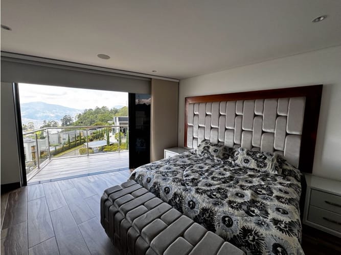 Casa de 5 alcobas en venta en Las Palmas, Medellín, 420 m² · foto 22 de 24
