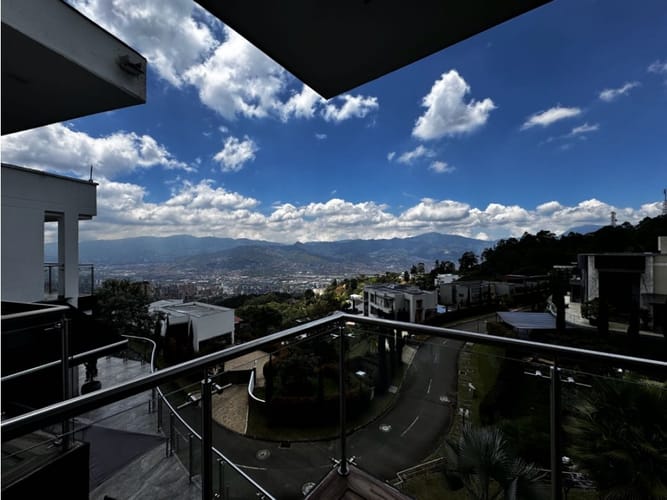 Casa de 5 alcobas en venta en Las Palmas, Medellín, 420 m² · foto 24 de 24