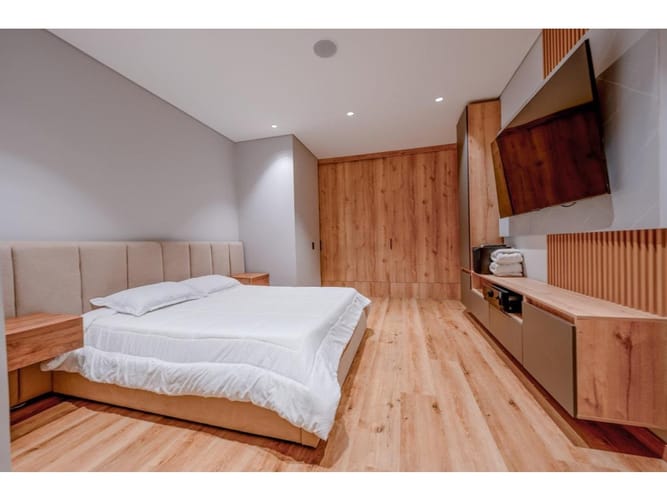Casa de 10 alcobas en venta en Las Palmas, Envigado, 1200 m² · foto 14 de 24