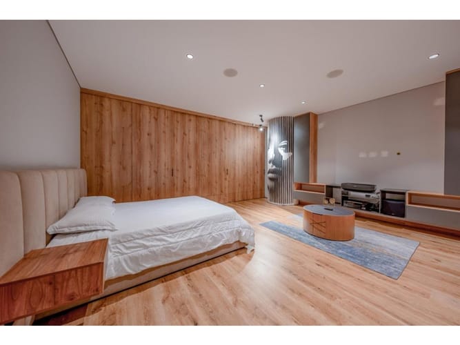 Casa de 10 alcobas en venta en Las Palmas, Envigado, 1200 m² · foto 18 de 24