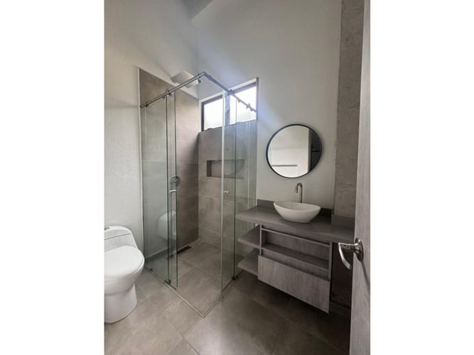Casa de 4 alcobas en arriendo en El Esclavo, Medellín, 310 m² · foto 3 de 24