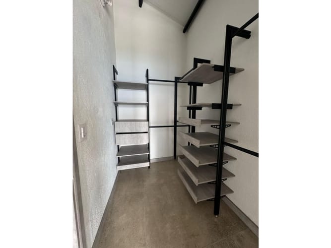 Casa de 4 alcobas en arriendo en El Esclavo, Medellín, 310 m² · foto 7 de 24