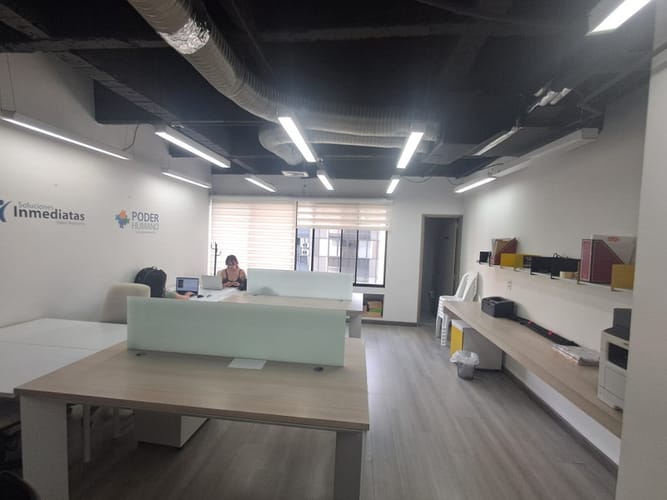 Oficina en arriendo en Patio Bonito, Medellín, 40 m² · foto 2 de 13