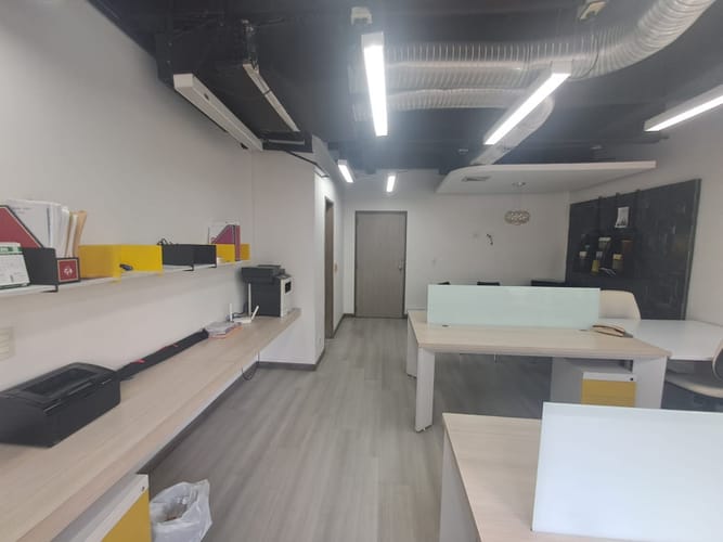 Oficina en arriendo en Patio Bonito, Medellín, 40 m² · foto 7 de 13