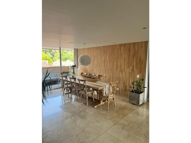 Apartamento de 3 alcobas en arriendo en Los Naranjos, Medellín, 220 m² · foto 9 de 12