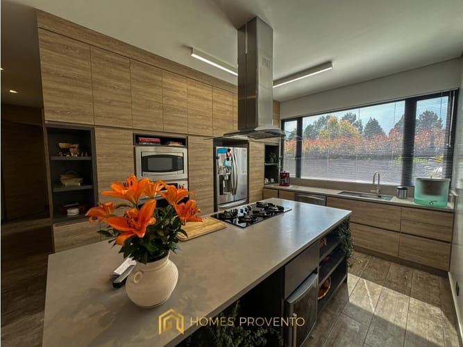 Casa de 4 alcobas en arriendo en La Indiana, Medellín, 370 m² · foto 3 de 20