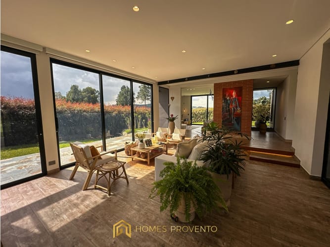 Casa de 4 alcobas en arriendo en La Indiana, Medellín, 370 m² · foto 6 de 20