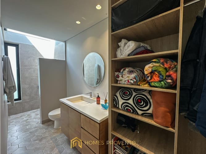 Casa de 4 alcobas en arriendo en La Indiana, Medellín, 370 m² · foto 11 de 20