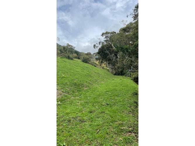 Lote en venta en La Ceja, 3350 m² · foto 4 de 5