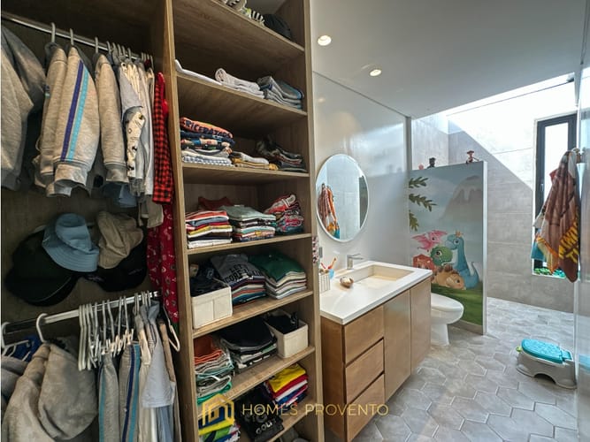 Casa de 4 alcobas en arriendo en La Indiana, Medellín, 370 m² · foto 15 de 20