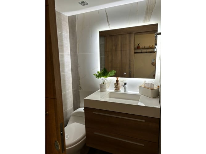Apartamento de 4 alcobas en arriendo en El Poblado, Medellín, 202 m² · foto 4 de 13
