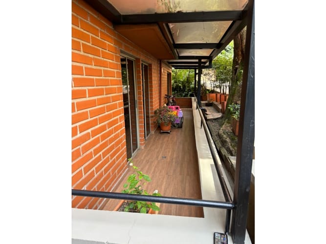 Apartamento de 4 alcobas en arriendo en El Poblado, Medellín, 202 m² · foto 12 de 13