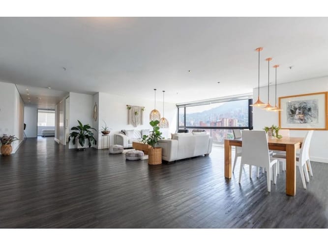 Apartamento de 3 alcobas en arriendo en Los Balsos, Medellín, 330 m² · foto 4 de 12