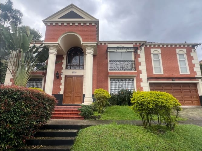 Casa de 4 alcobas en arriendo en Quintas Del Palmar, Medellín, 510 m² · foto 2 de 24