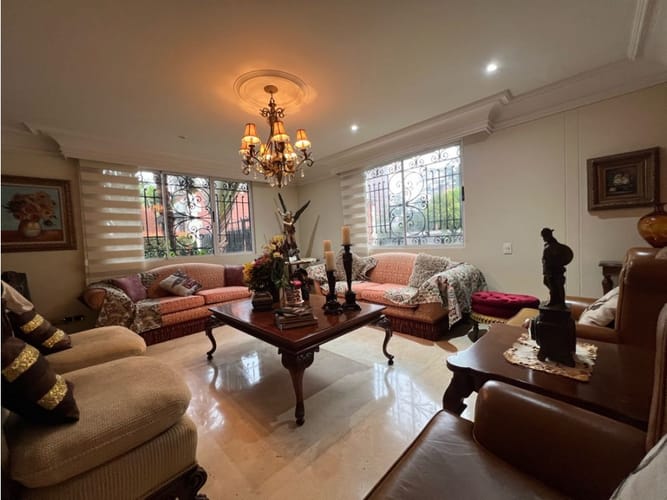 Casa de 4 alcobas en arriendo en Quintas Del Palmar, Medellín, 510 m² · foto 4 de 24