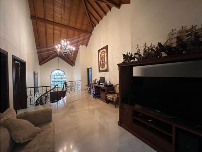 Casa de 4 alcobas en arriendo en Quintas Del Palmar, Medellín, 510 m² · foto 6 de 24