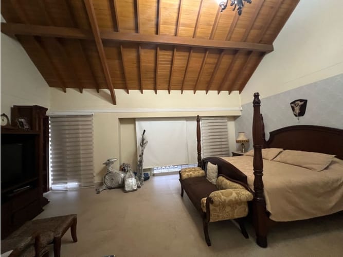Casa de 4 alcobas en arriendo en Quintas Del Palmar, Medellín, 510 m² · foto 8 de 24