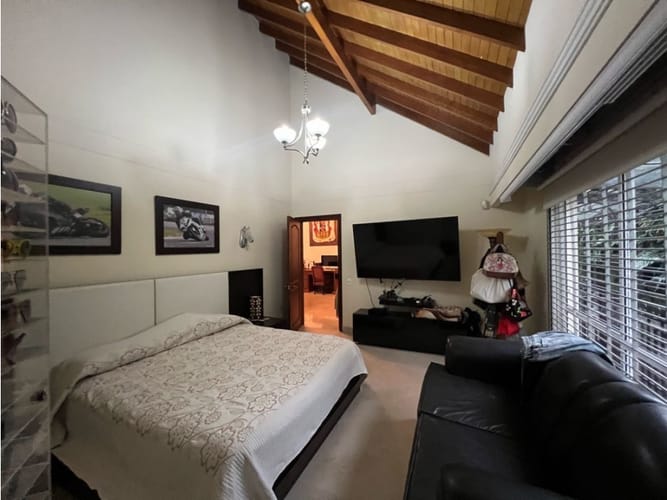 Casa de 4 alcobas en arriendo en Quintas Del Palmar, Medellín, 510 m² · foto 11 de 24