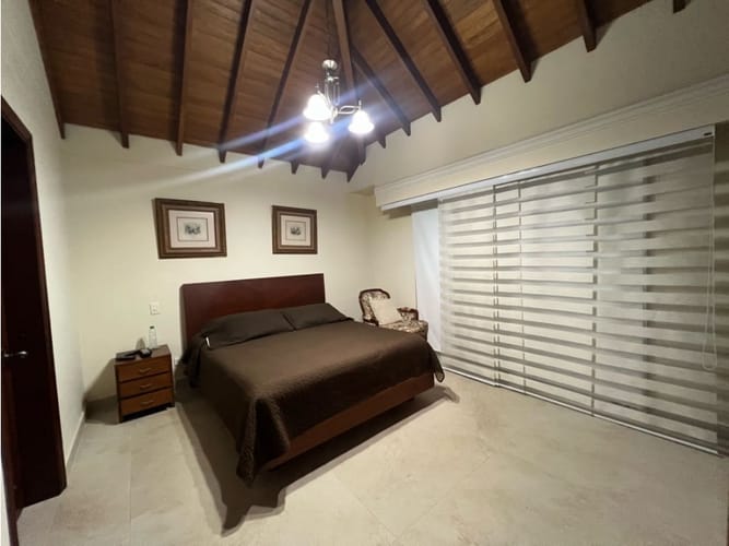 Casa de 4 alcobas en arriendo en Quintas Del Palmar, Medellín, 510 m² · foto 12 de 24