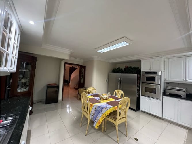 Casa de 4 alcobas en arriendo en Quintas Del Palmar, Medellín, 510 m² · foto 17 de 24