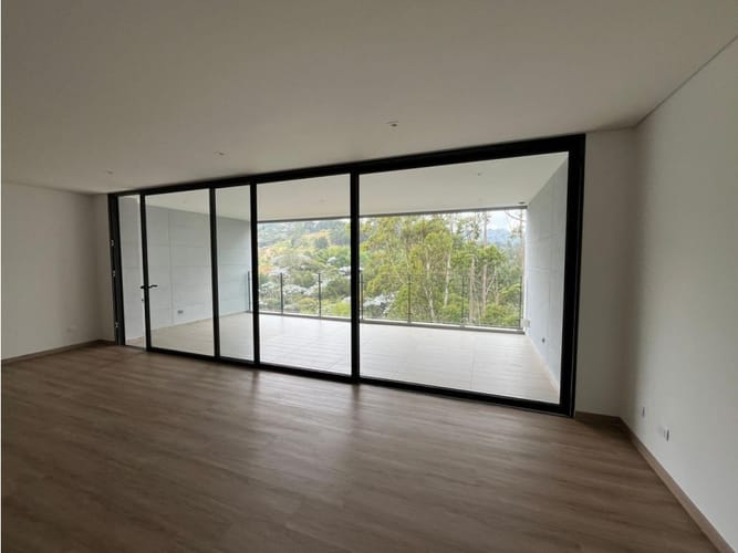 Apartamento de 2 alcobas en arriendo en Sajonia, Rionegro, 126 m² · foto 3 de 19