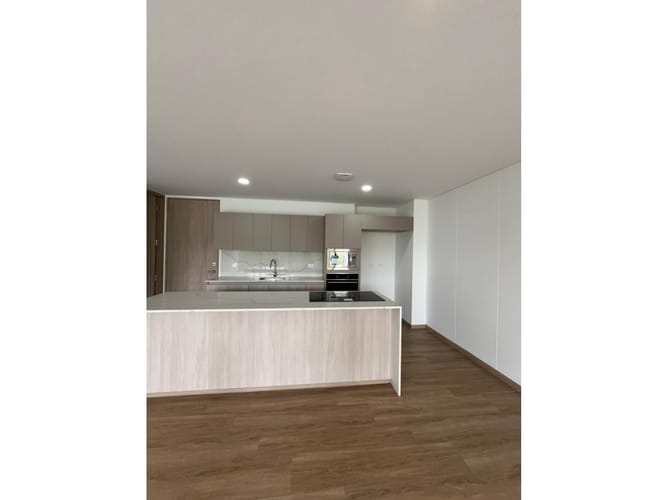Apartamento de 2 alcobas en arriendo en Sajonia, Rionegro, 126 m² · foto 5 de 19