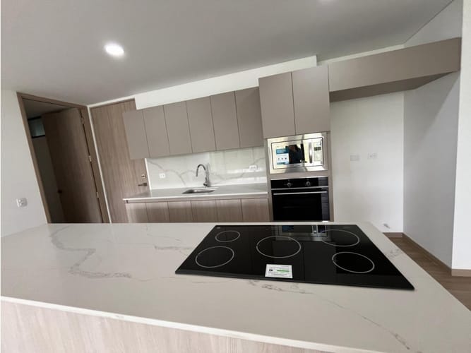Apartamento de 2 alcobas en arriendo en Sajonia, Rionegro, 126 m² · foto 6 de 19