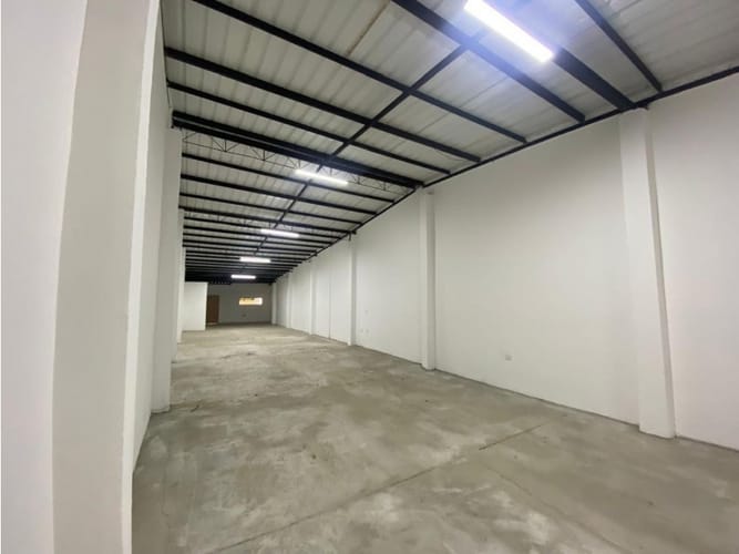 Bodega en arriendo en Llano Grande, Rionegro, 200 m² · foto 2 de 7