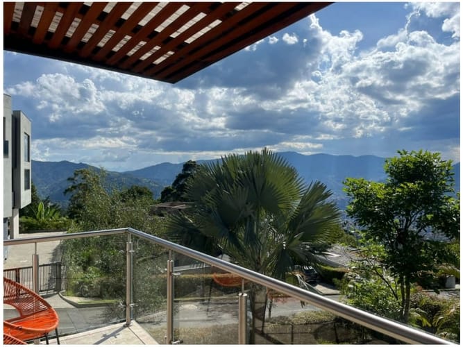 Casa de 4 alcobas en arriendo en Los Balsos, Medellín, 380 m² · foto 4 de 22