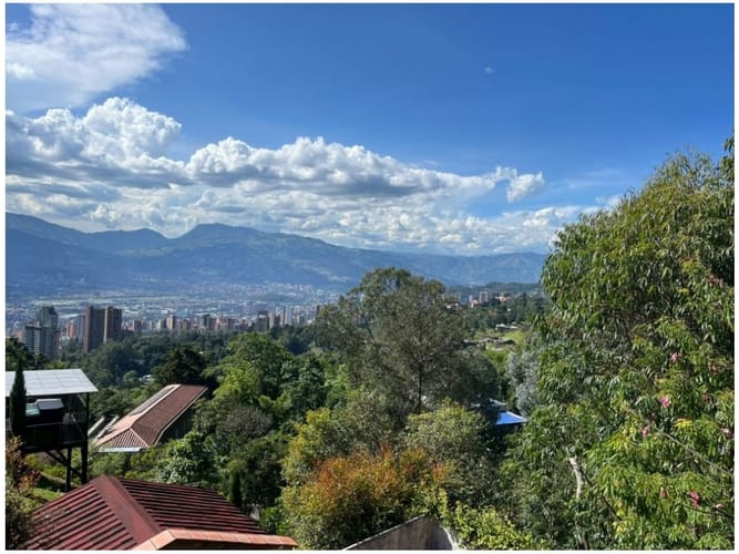 Casa de 4 alcobas en arriendo en Los Balsos, Medellín, 380 m² · foto 6 de 22