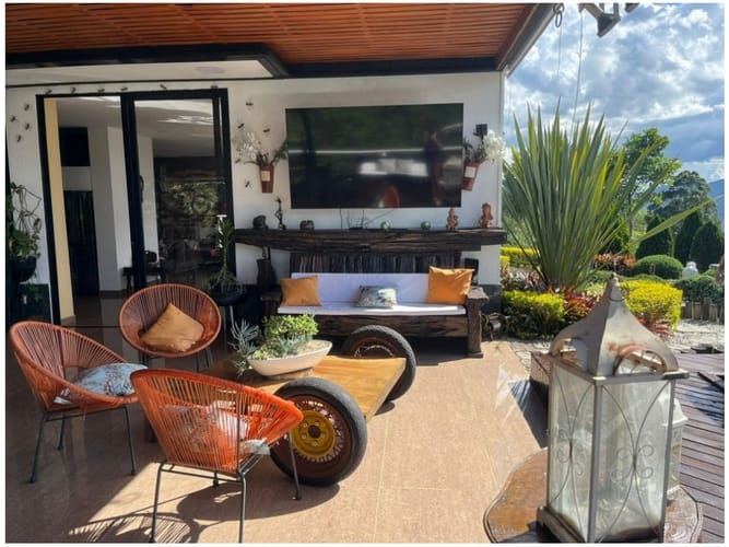 Casa de 4 alcobas en arriendo en Los Balsos, Medellín, 380 m² · foto 12 de 22