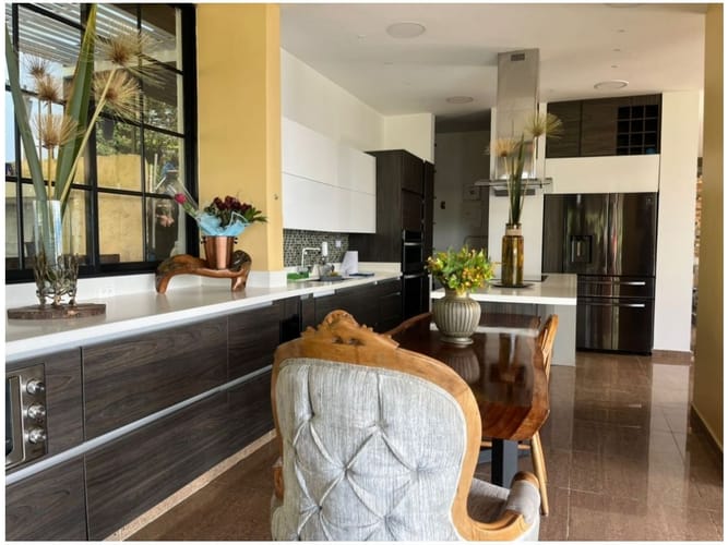 Casa de 4 alcobas en arriendo en Los Balsos, Medellín, 380 m² · foto 18 de 22