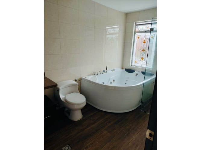 Apartamento de 3 alcobas en arriendo en Naranjal, Medellín, 230 m² · foto 2 de 18