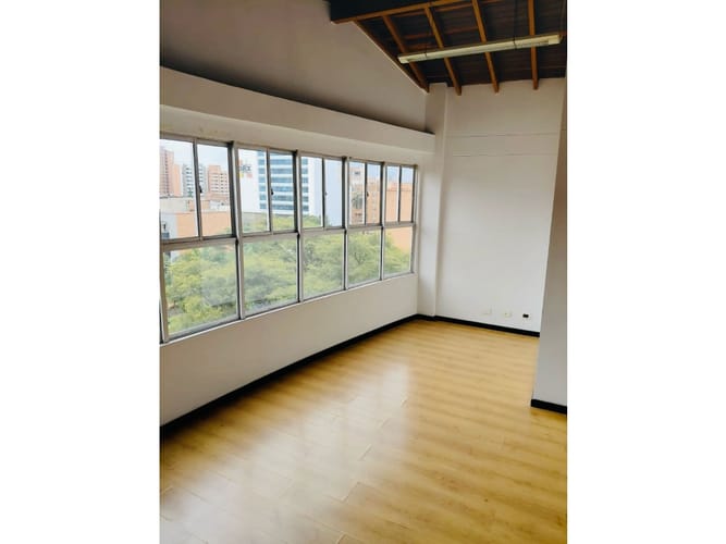 Apartamento de 3 alcobas en arriendo en Naranjal, Medellín, 230 m² · foto 8 de 18