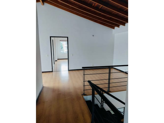 Apartamento de 3 alcobas en arriendo en Naranjal, Medellín, 230 m² · foto 9 de 18