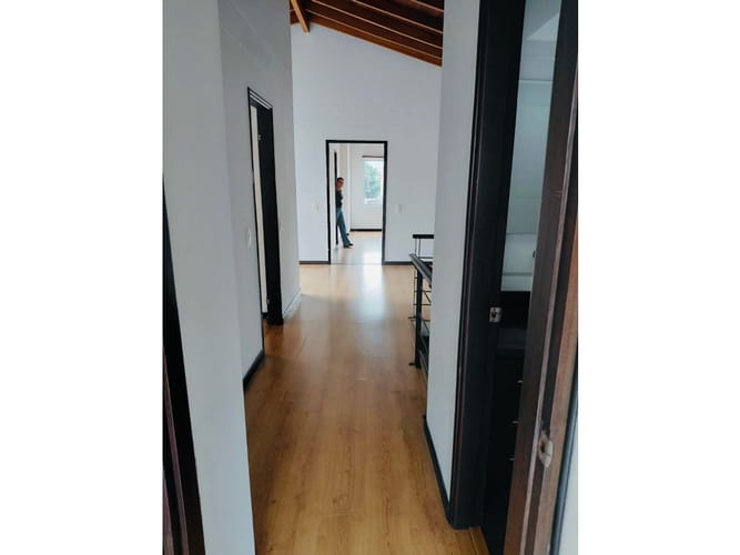 Apartamento de 3 alcobas en arriendo en Naranjal, Medellín, 230 m² · foto 10 de 18