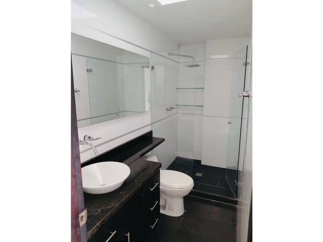 Apartamento de 3 alcobas en arriendo en Naranjal, Medellín, 230 m² · foto 11 de 18