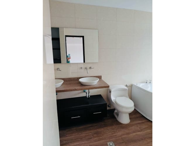 Apartamento de 3 alcobas en arriendo en Naranjal, Medellín, 230 m² · foto 13 de 18