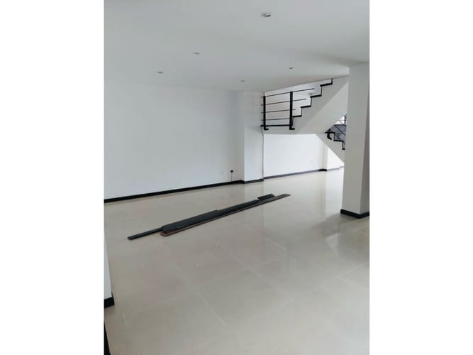 Apartamento de 3 alcobas en arriendo en Naranjal, Medellín, 230 m² · foto 14 de 18